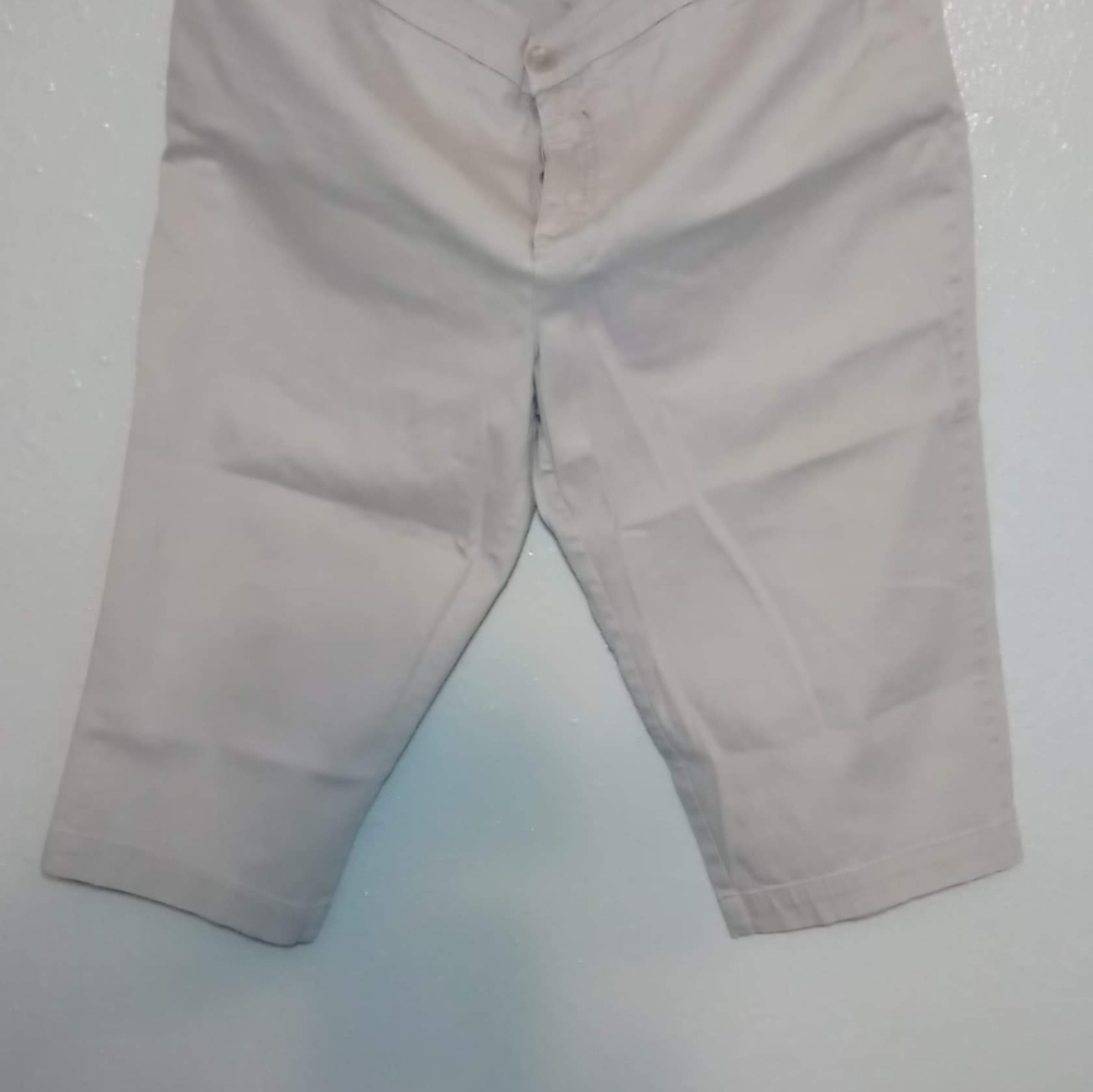 Clothes - Picture 3 of 4